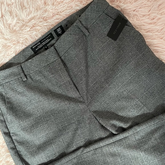 ✨BRAND NEW✨ RW&CO Trousers - Picture 3 of 3